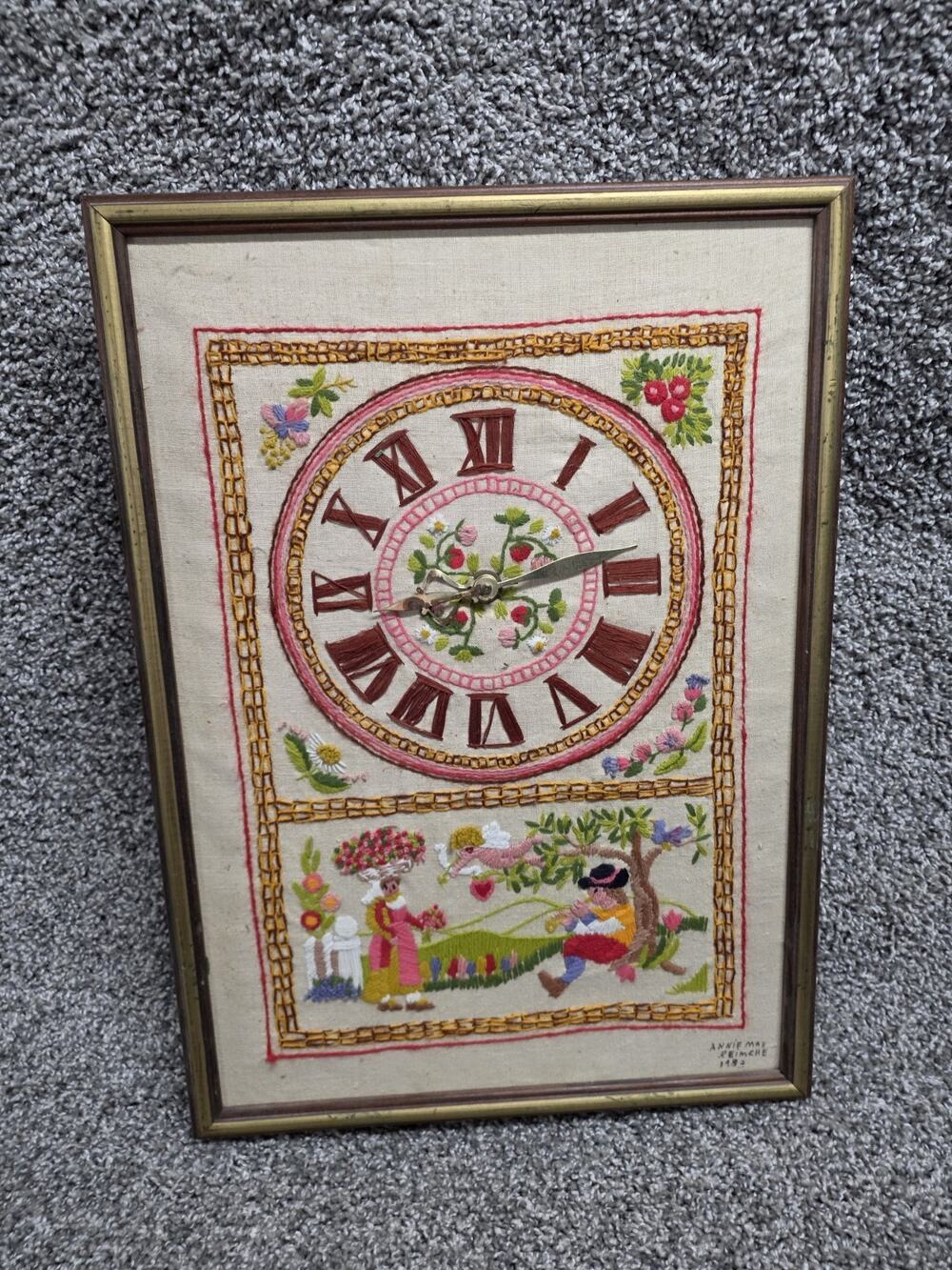 Handmade Folk Art Embroidered Wall Clock Roman Numerals Wood Frame Quartz 1983